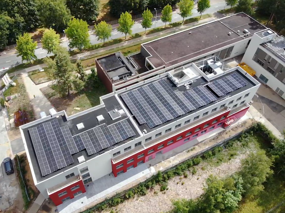 Un nouveau bâtiment sur le campus ESIGELEC avec toiture photovoltaïque -  ©ESIGELEC