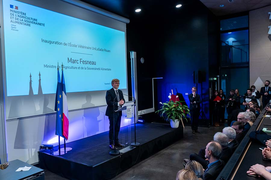 Le ministre de l'Agriculture, Marc Fesneau a inauguré la nouvelle école vétérinaire d'Unilasalle à Rouen. Crédit photo ©Unilasalle