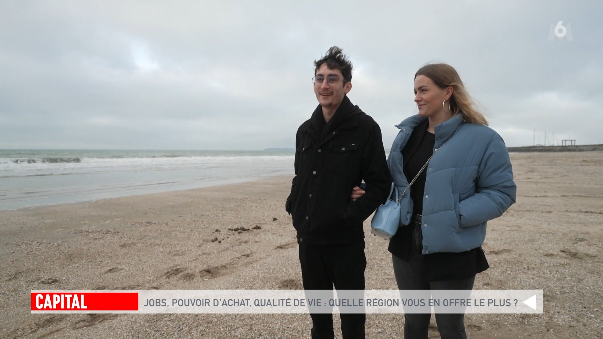 Damien et sa compagne découvrent, à Rouen, un nouveau cadre de vie et la proximité avec la mer. ©M6 - Emission Capital