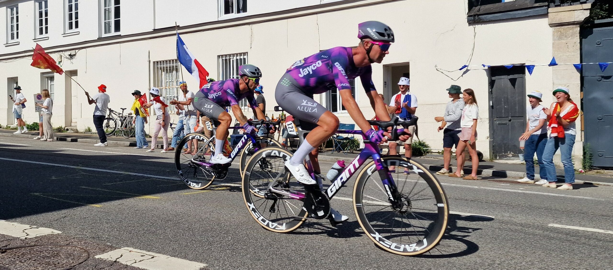 Le passage du Tour de France dans les rues de Rouen ©RNI