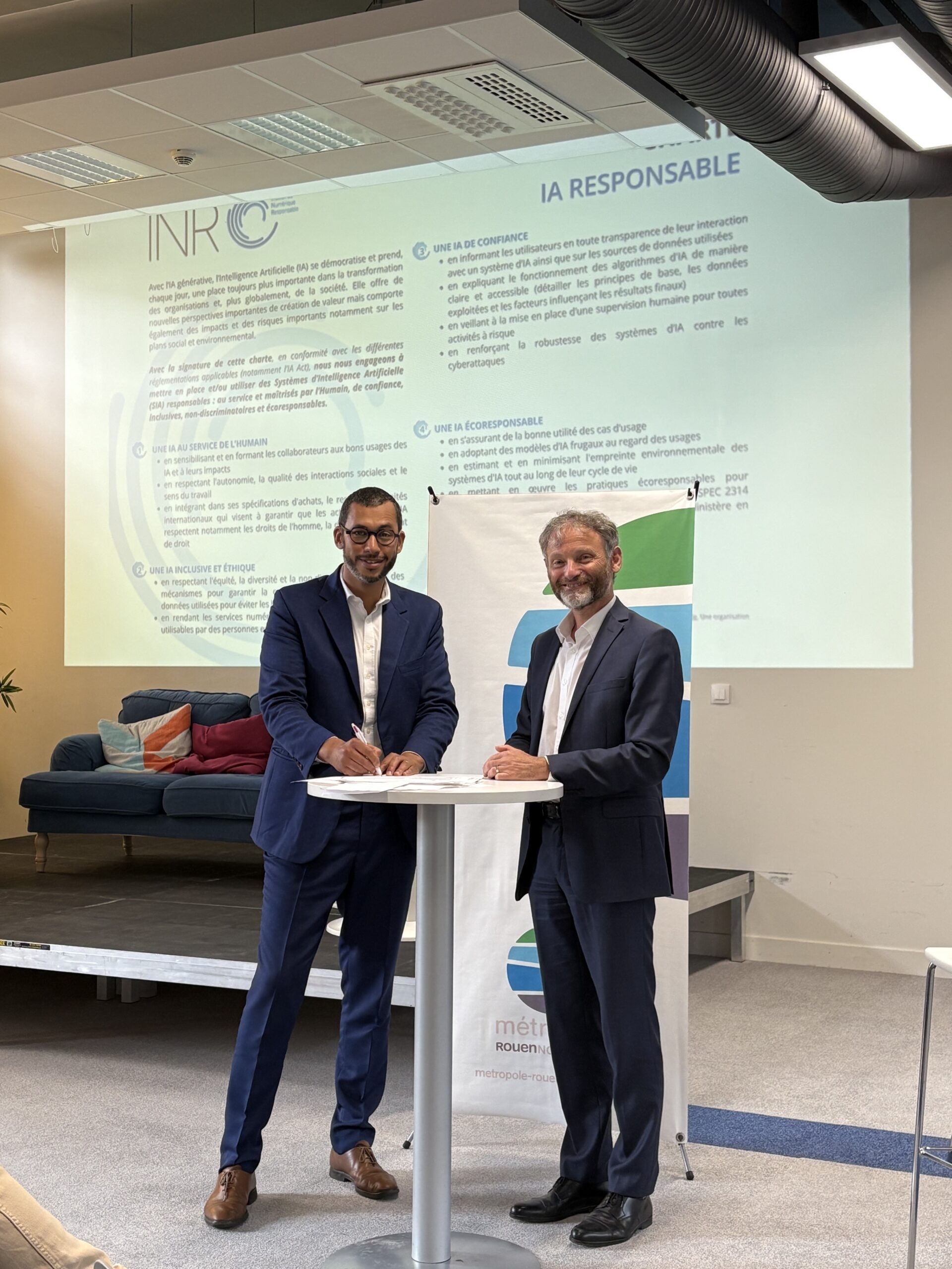 Abdelkrim Marchani, Vice-Président de la MRN en charge de l’économie et du numérique et Président de Rouen Normandie Création & Richard Bury, Président de l’INR et responsable du programme Numérique Responsable d’EDF ©RNC