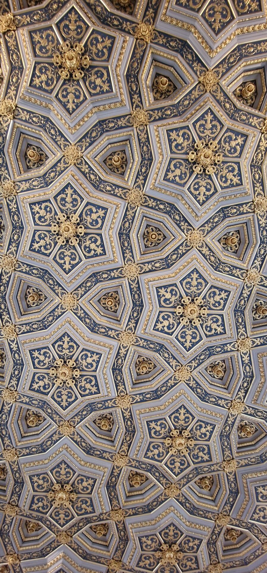 Le magnifique plafond à caissons de la Grand’chambre du palais de justice de Rouen, ancien parlement de Normandie. ©RNI