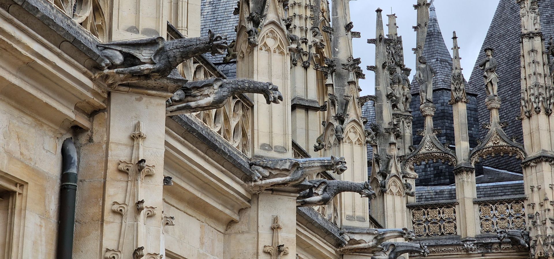 Les gargouilles du palais de justice de Rouen, ancien parlement de Normandie. ©RNI