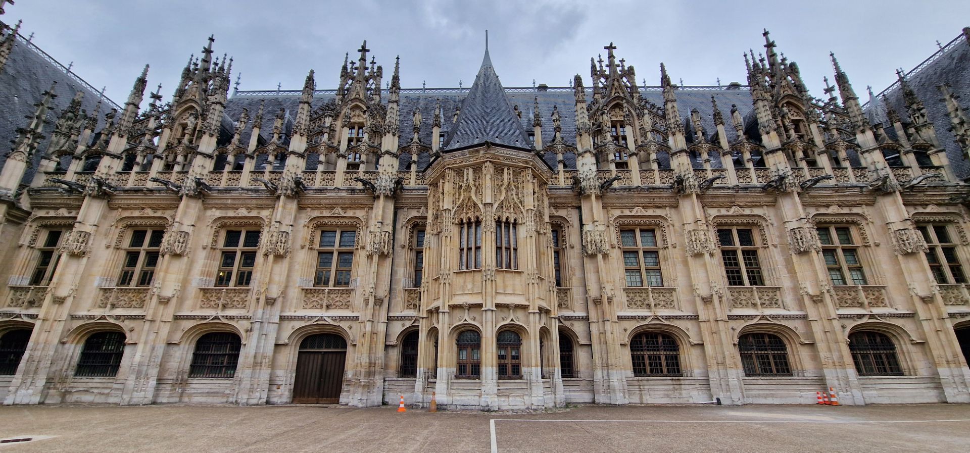 Le palais de justice de Rouen, ancien parlement de Normandie. ©RNI