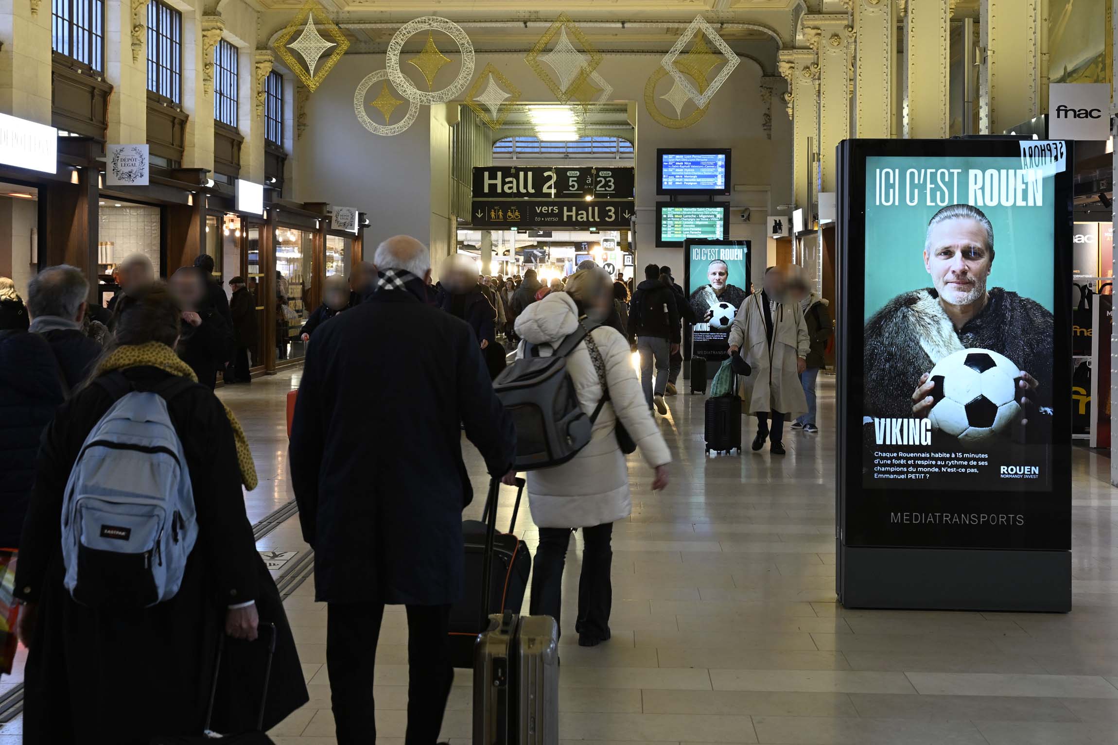 La campagne de communication ICI C'EST ROUEN dans les grandes gares Parisienne en décembre 2025 - Crédit photo : MEDIATRANSPORTS