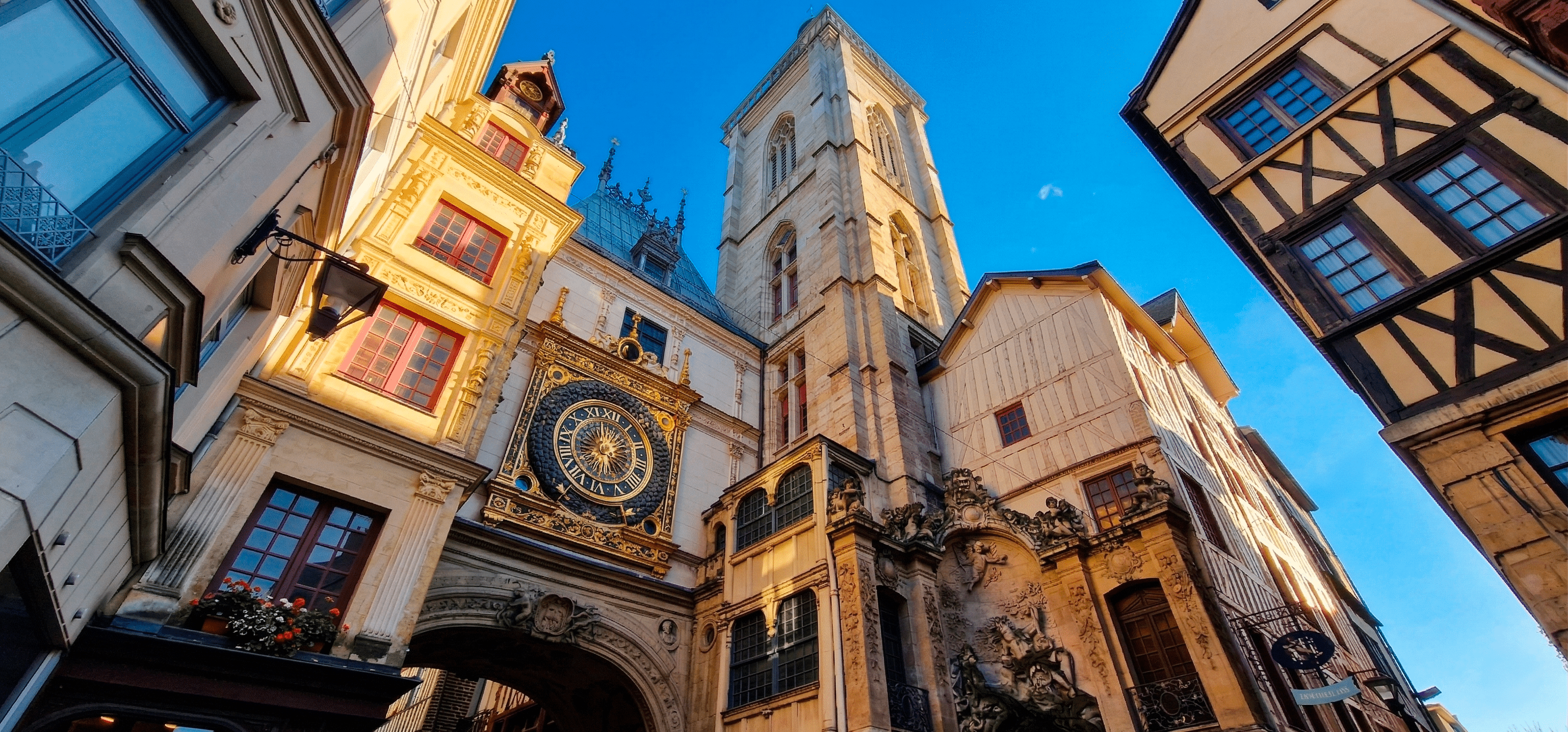 Pourquoi le Gros-Horloge de Rouen fascine encore six siècles plus tard ?