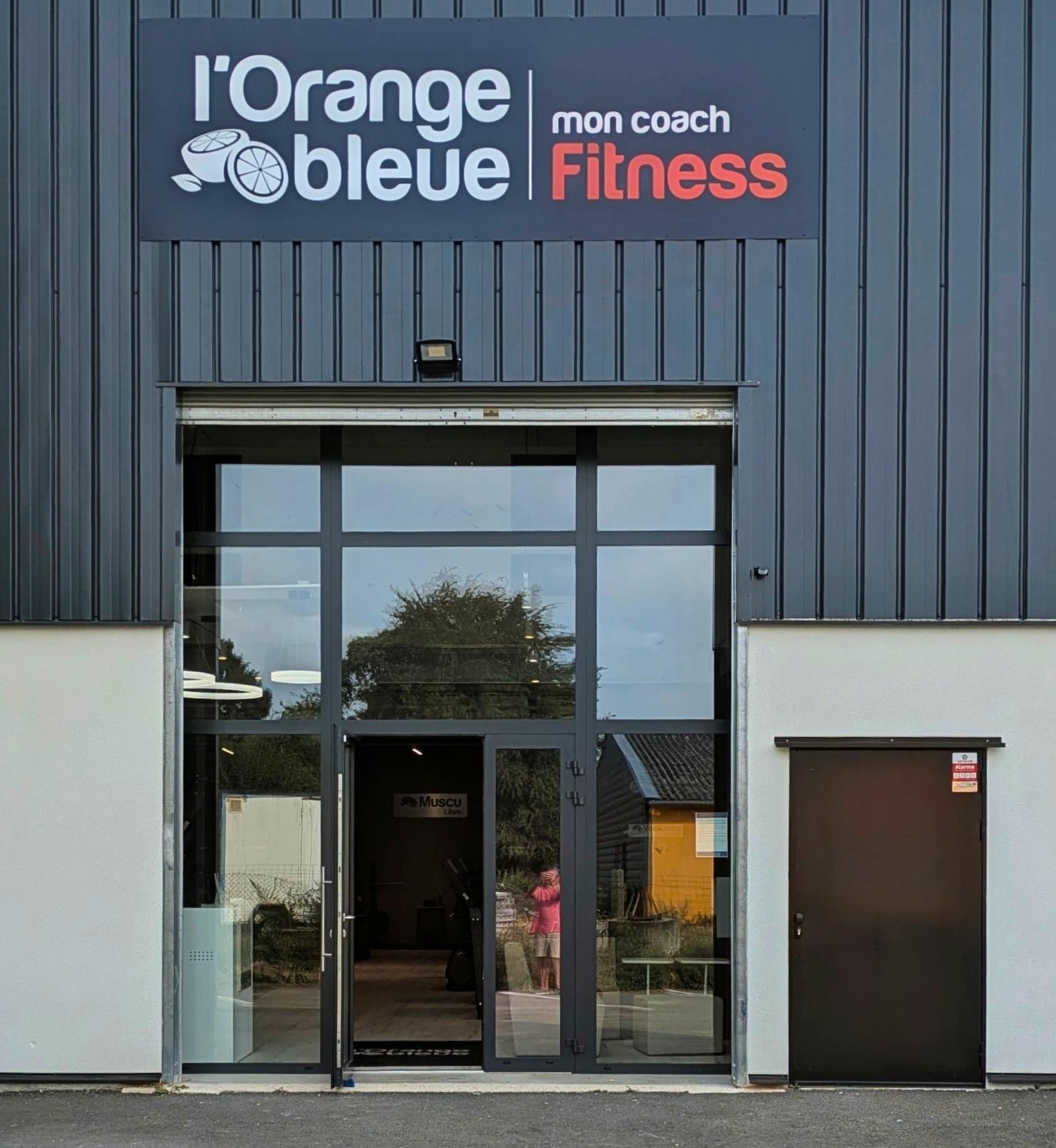 ©L'Orange Bleue Isnauville - Local