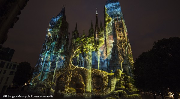 Tout l’été : monumentale “Cathédrale de lumière” !