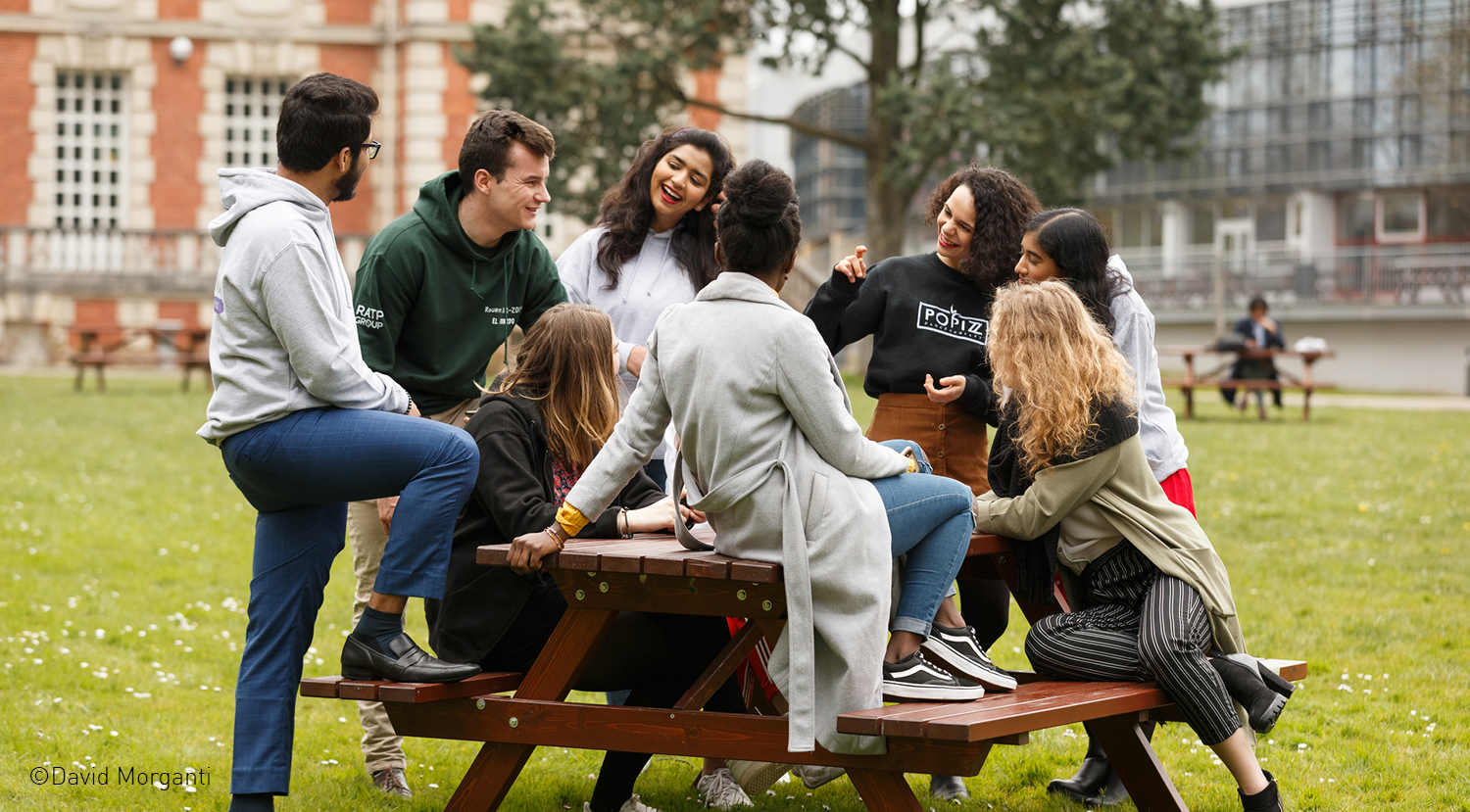 NEOMA Business School caracole en tête des classements